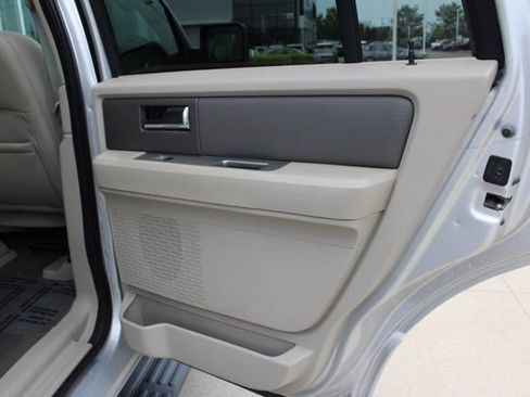 Used 2011 Ford Expedition XLT AWD/4WD image 23