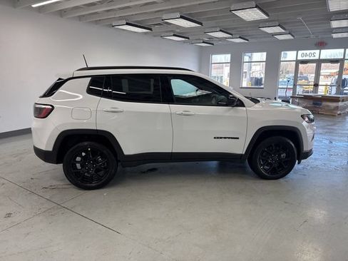 New 2026 Jeep Compass Latitude AWD/4WD image 9
