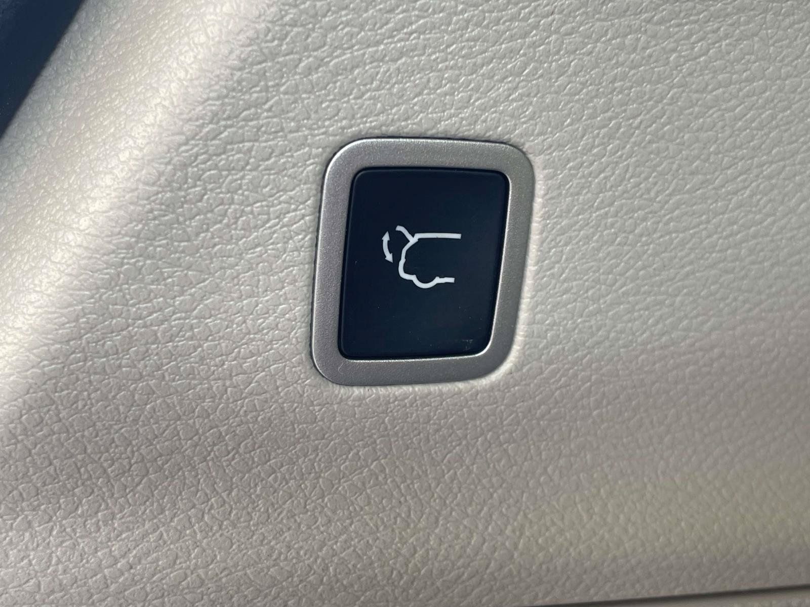 Certified 2022 Chrysler Pacifica Limited AWD/4WD image 7