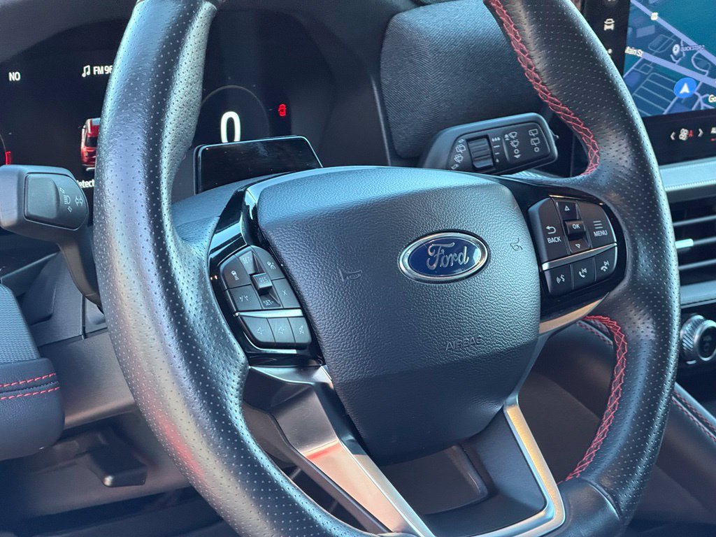 Used 2025 Ford Explorer ST-Line w/ ST-Line Street Pack AWD/4WD image 25