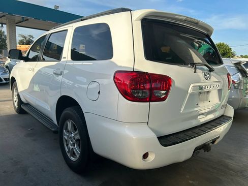 Used 2011 Toyota Sequoia SR5 RWD image 2