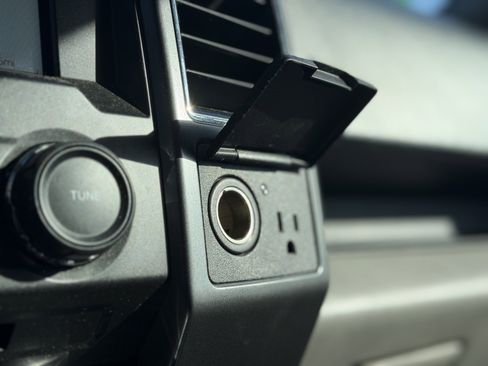 Used 2018 Ford F150 XLT w/ Equipment Group 302A Luxury image 19