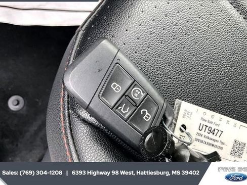 Used 2024 Volkswagen Tiguan Wolfsburg Edition image 9