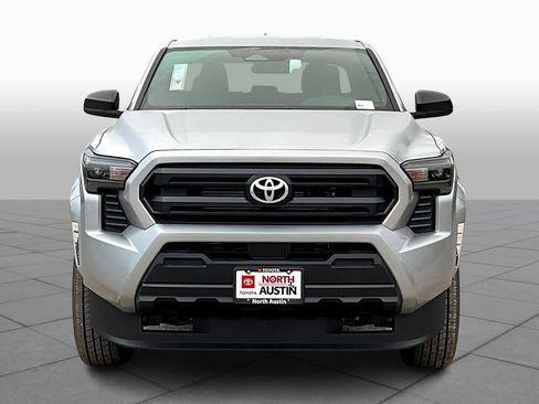 Used 2024 Toyota Tacoma SR image 3