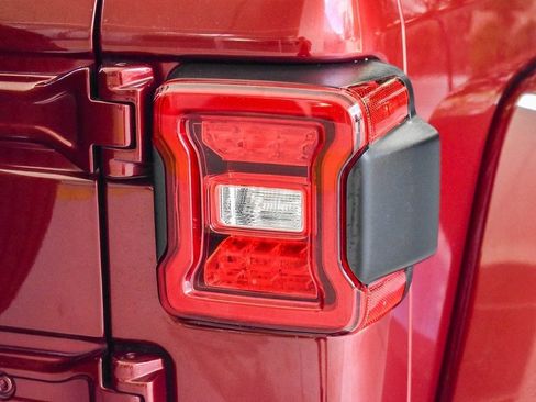 Used 2021 Jeep Wrangler Unlimited Sahara w/ Cold Weather Group image 7