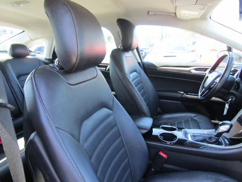 Used 2013 Ford Fusion SE FWD image 15
