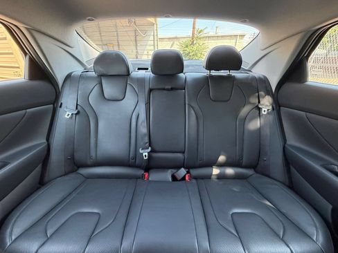 Used 2025 Hyundai Elantra Limited FWD image 39