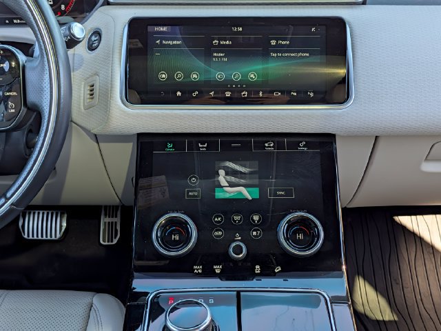 Used 2019 Land Rover Range Rover Velar R-Dynamic SE AWD/4WD image 32