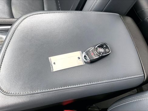 Used 2023 Buick Enclave Essence w/ Experience Buick Package image 32