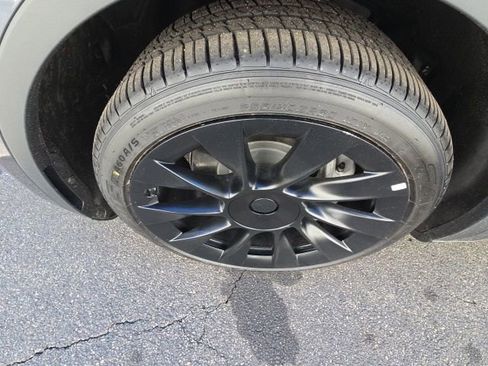 Used 2023 Tesla Model Y Long Range image 26