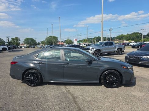 Certified 2025 Toyota Camry SE FWD image 3