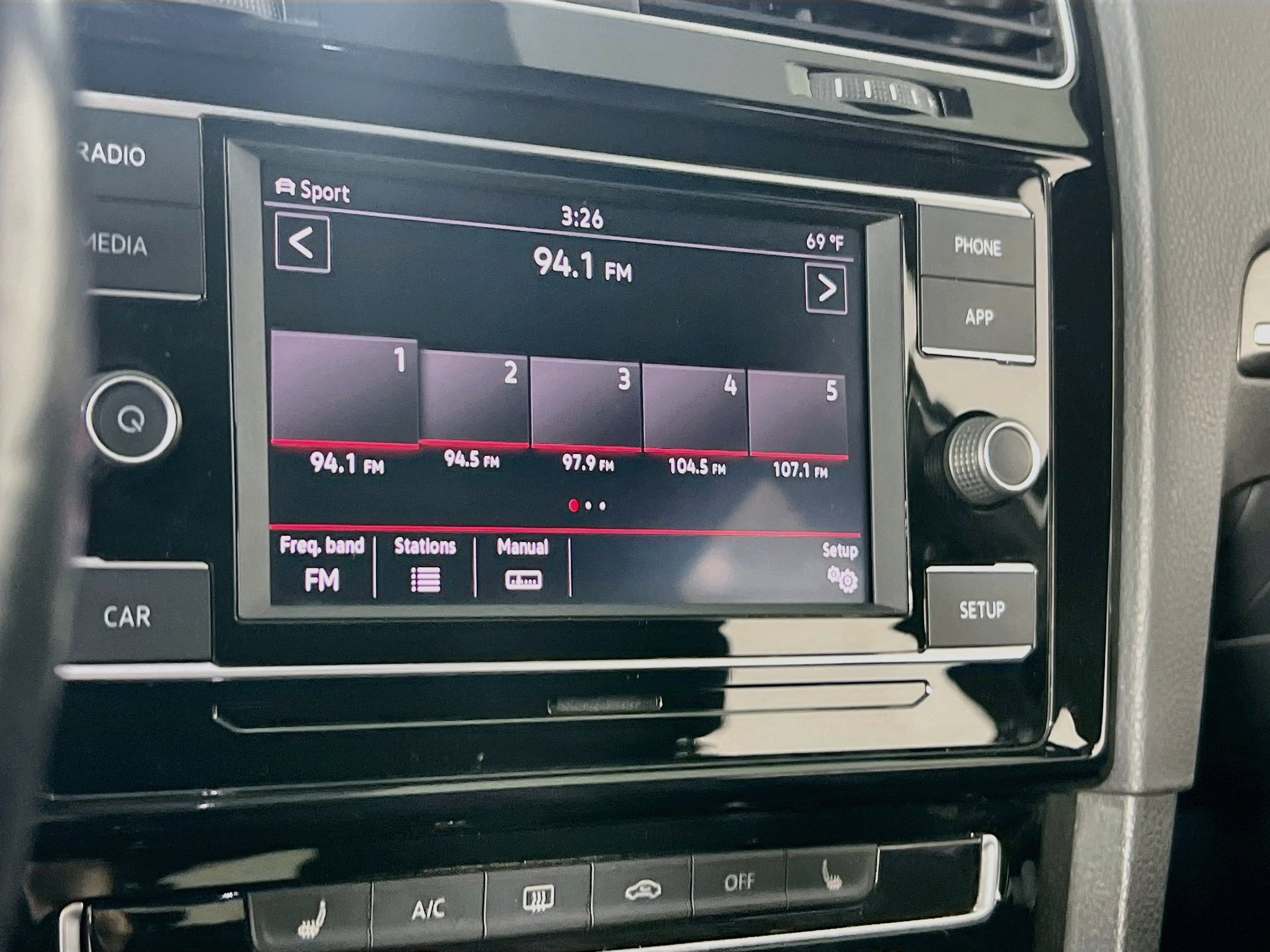 Used 2018 Volkswagen GTI S FWD image 14