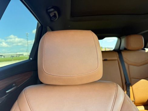 Certified 2024 Cadillac XT5 Premium Luxury w/ LPO, Floor Liner Package AWD/4WD image 33