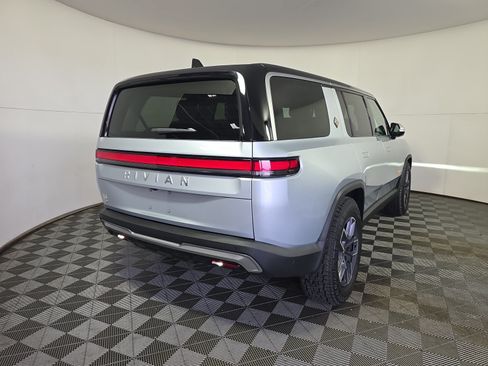 Used 2024 Rivian R1S Launch Edition AWD/4WD image 5