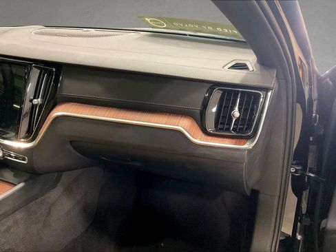 Certified 2025 Volvo V60 B5 Cross Country Ultra AWD/4WD image 26