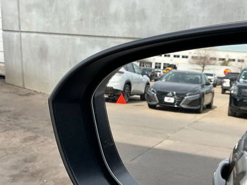 Used 2025 Nissan Rogue SV image 20