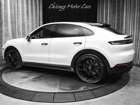 Used 2024 Porsche Cayenne Turbo GT AWD/4WD image 3