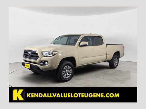 Used 2017 Toyota Tacoma SR5 w/ Tow Package AWD/4WD image 1