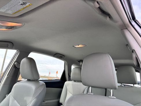 Used 2012 Toyota Prius V Five image 17