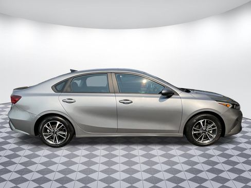 Used 2024 Kia Forte LXS image 2