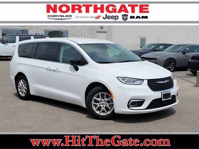 Used 2024 Chrysler Pacifica Touring-L