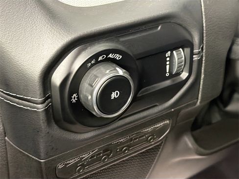 Used 2024 Jeep Wrangler Sahara image 10