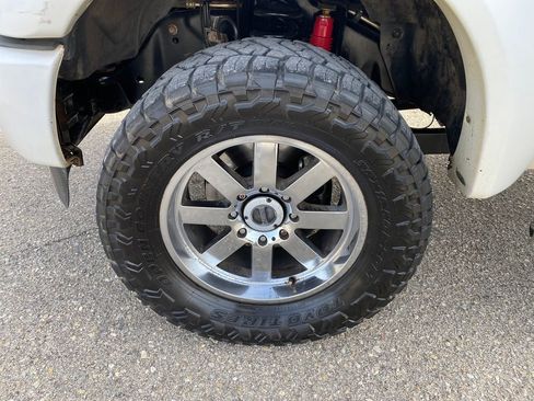 Used 2016 Ford F250 Platinum w/ FX4 Off-Road Package image 29