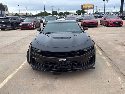 Used 2019 Chevrolet Camaro SS RWD image 7