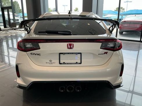 Used 2025 Honda Civic Type R image 3