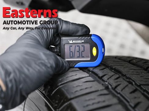 Used 2024 Jeep Wrangler Unlimited AWD/4WD image 29