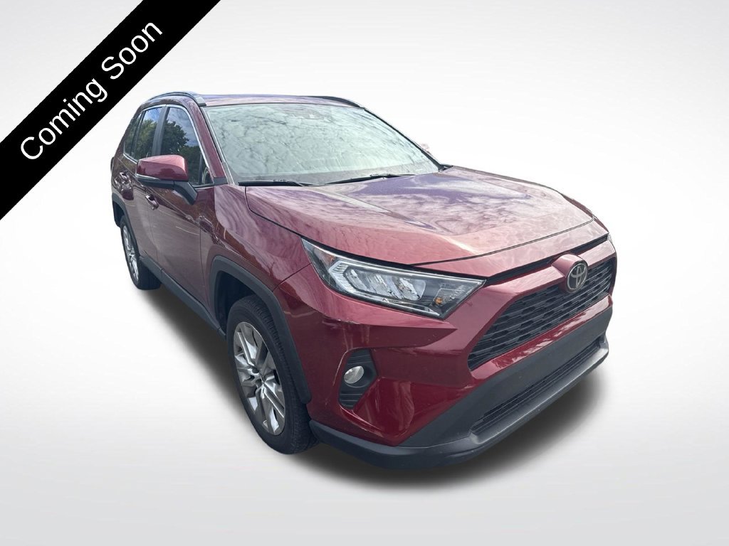 Used 2021 Toyota RAV4 XLE Premium FWD image 3