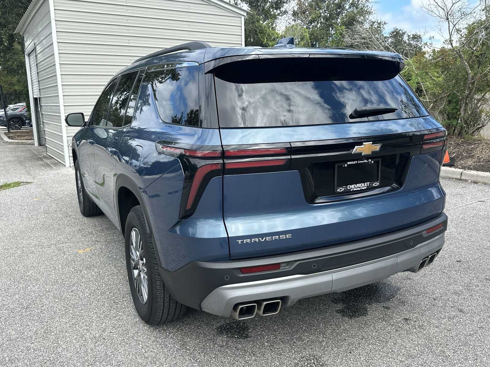Certified 2025 Chevrolet Traverse LT FWD image 4