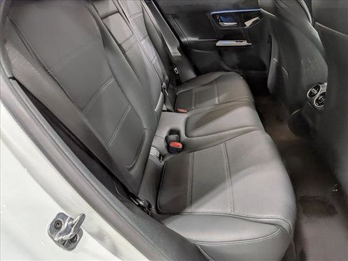 Used 2026 Mercedes-Benz GLC 300 image 19