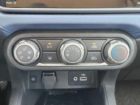 Used 2024 Nissan Versa SV FWD image 16