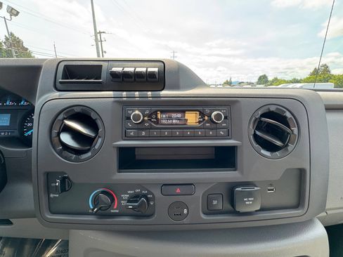 Used 2023 Ford E-450 and Econoline 450 Super Duty w/ Power Windows & Locks Group RWD image 43