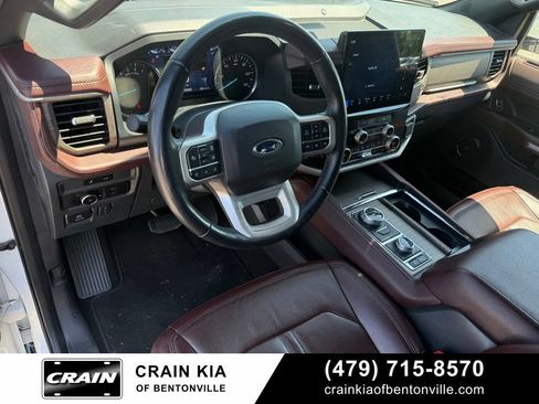 Used 2024 Ford Expedition Limited AWD/4WD image 9