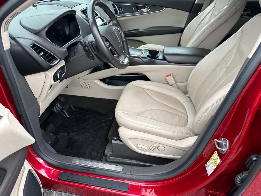 Used 2020 Lincoln Nautilus Reserve FWD image 9