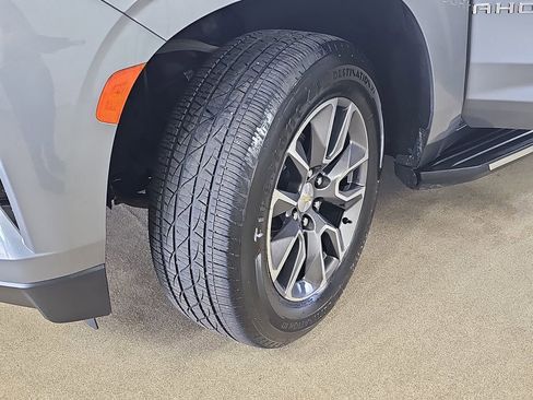 Used 2021 Chevrolet Tahoe LT w/ LT Signature Package image 39