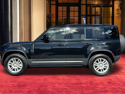 Used 2025 Land Rover Defender 110 S image 3