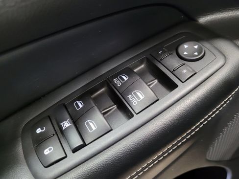 Used 2017 Jeep Grand Cherokee Limited AWD/4WD image 27