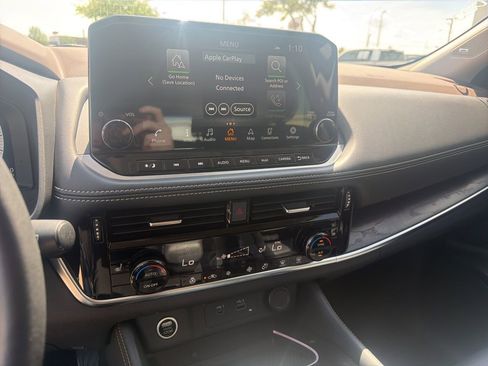 Used 2023 Nissan Rogue Platinum image 10