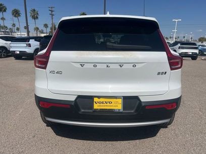 Used 2025 Volvo XC40 B5 Core w/ Climate Package