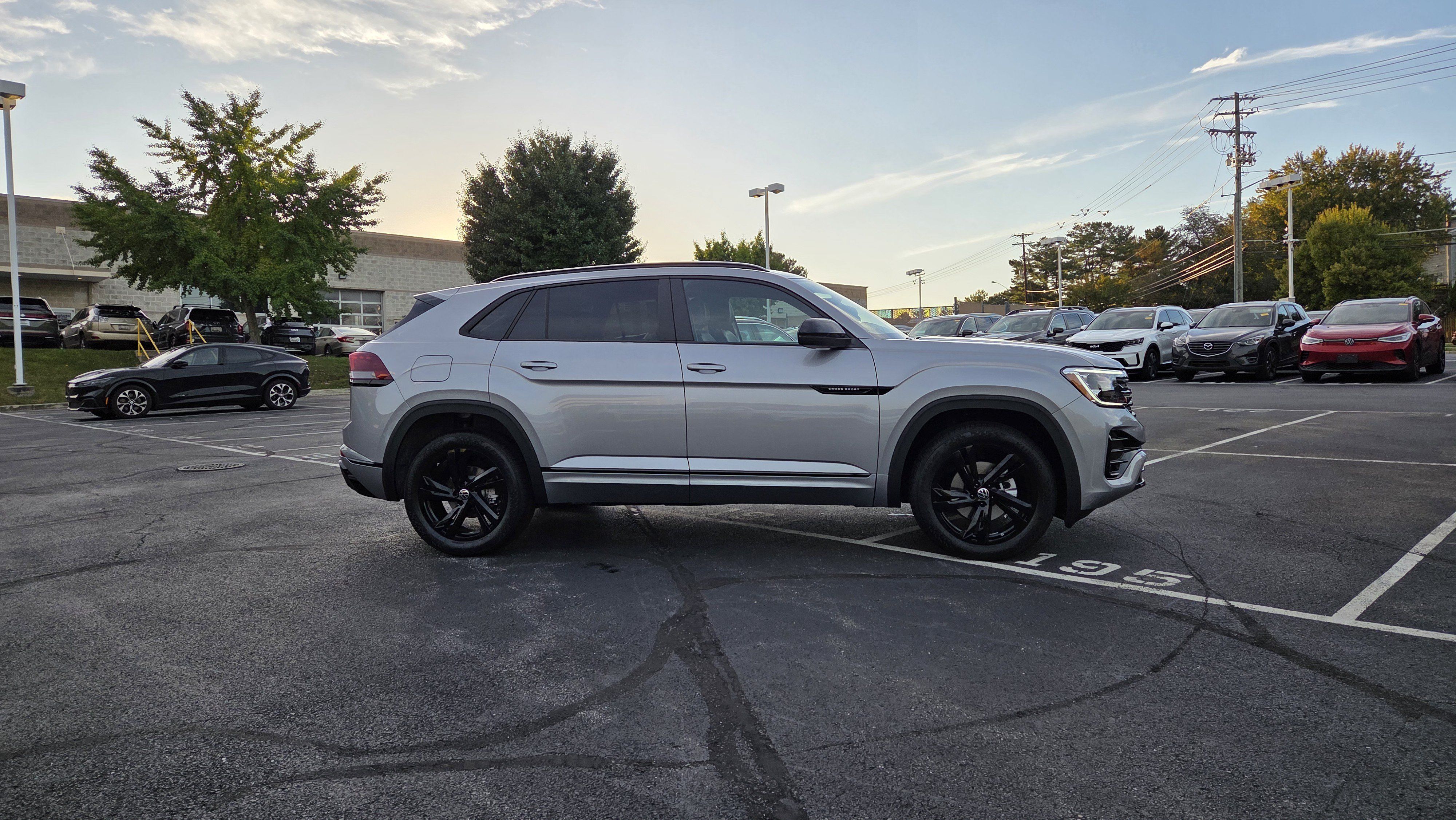 New 2026 Volkswagen Atlas Cross Sport SEL R-Line AWD/4WD image 2