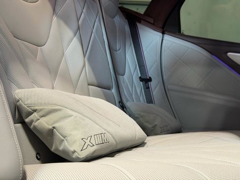 Used 2023 BMW XM image 26