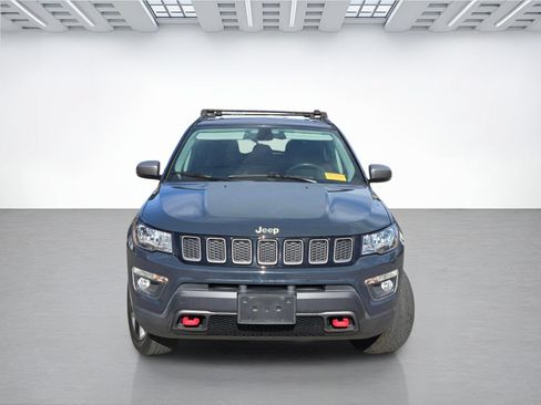 Used 2017 Jeep Compass Trailhawk w/ Navigation Group AWD/4WD image 2