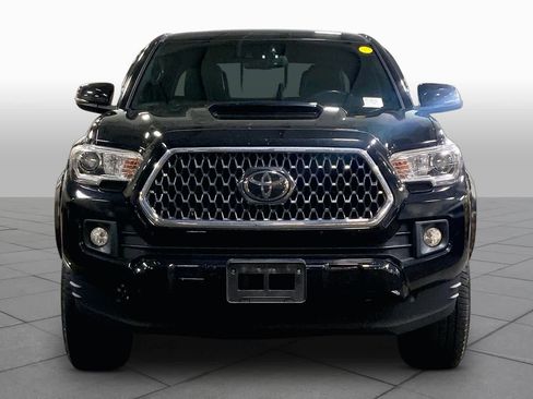 Used 2018 Toyota Tacoma TRD Sport AWD/4WD image 4