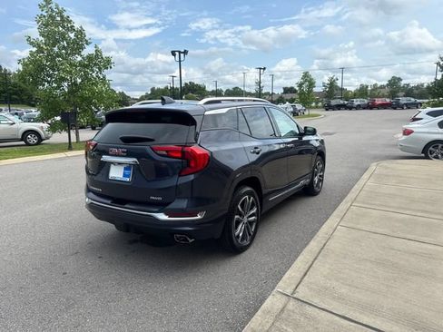 Used 2019 GMC Terrain Denali w/ Driver Alert Package II AWD/4WD image 4