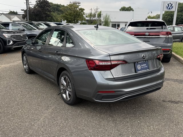 Used 2023 Volkswagen Jetta SE w/ Panoramic Sunroof Package FWD image 6