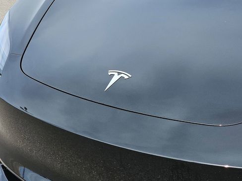 Used 2025 Tesla Model 3 Long Range AWD/4WD image 9