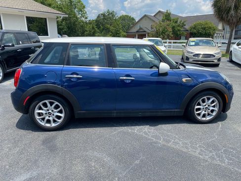 Used 2016 MINI Cooper 4-Door Hardtop image 7